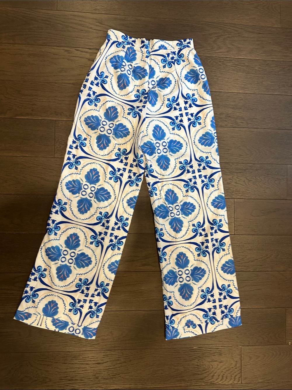 SHEIN Blue & White Floral Print Tie-Shoulder Crop Top with Wide-Leg Pants SET - Picture 5 of 10